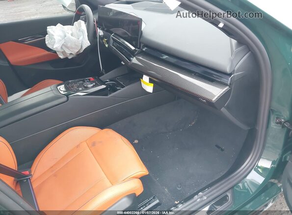 WBS83FK05TCW09929 2026 BMW M5 Green Widok wnętrza z przodu