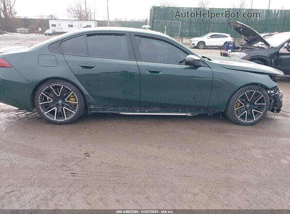 WBS83FK05TCW09929 2026 BMW M5 Green Widok wnętrza z tyłu