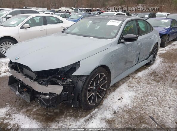 WBS83FK0XTCV28876 2026 BMW M5 Gray Vista tres cuartos delantera izquierda
