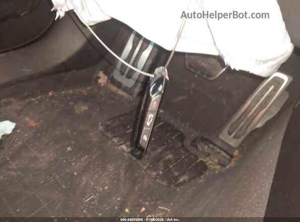 WBS83FK0XTCV28876 2026 BMW M5 Gray Vista del salpicadero