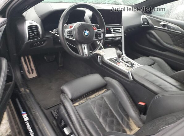 WBSAE0C02PCL26790 2023 BMW M8 Black Widok deski rozdzielczej