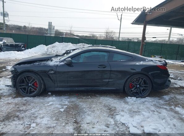 WBSAE0C06SCV42859 2025 BMW M8 Черный Панорамный вид салона 360°