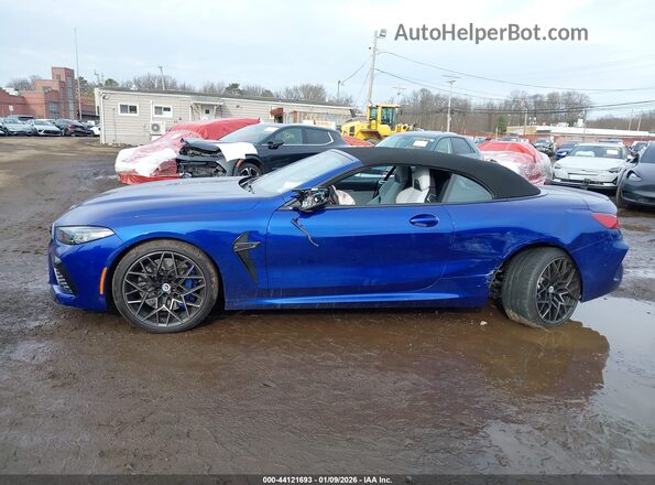 WBSDZ0C02PCK72974 2023 BMW M8 Dark Blue Панорамний вид салону 360°