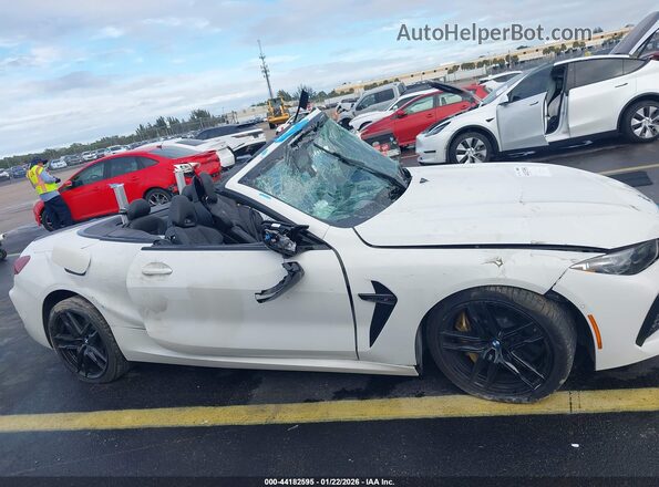 WBSDZ0C05RCP18148 2024 BMW M8 Белый Панорамный вид салона 360°
