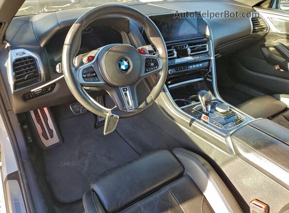 WBSDZ0C07LCD46712 2020 BMW M8 Белый Вид панели приборов