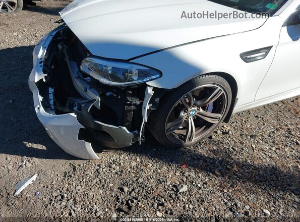 WBSFV9C52GD595775 2016 BMW M5 White Widok z przodu