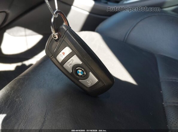 WBSFV9C52GD595775 2016 BMW M5 White Widok deski rozdzielczej