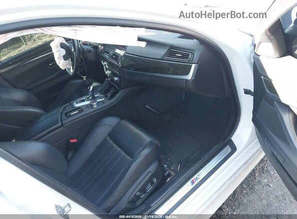 WBSFV9C52GD595775 2016 BMW M5 White Widok wnętrza z przodu