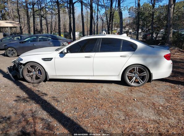 WBSFV9C52GD595775 2016 BMW M5 White Widok wnętrza 360 stopni
