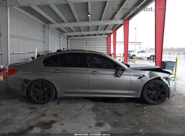 WBSJF0C01LB448795 2020 BMW M5 Серебряный Вид задней части салона