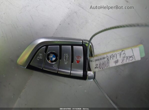 WBSJF0C01LB448795 2020 BMW M5 Серебряный Вид панели приборов