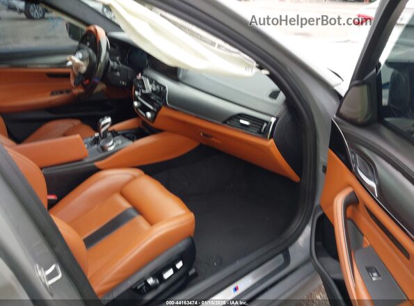 WBSJF0C57KB448732 2019 BMW M5 Серый Вид салона спереди