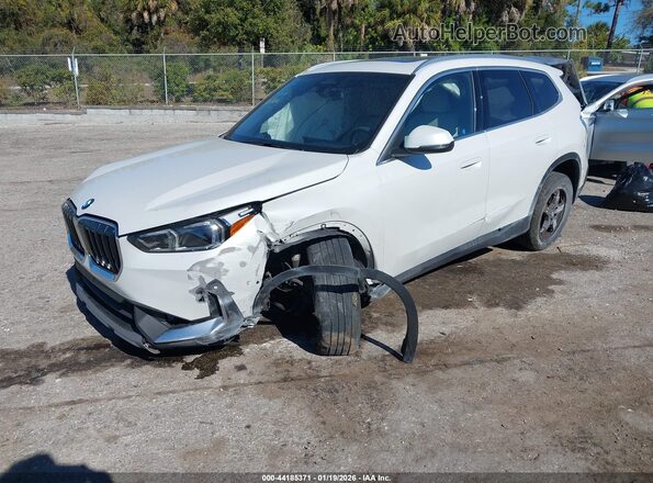 WBX73EF00P5X01048 2023 BMW X1 Белый Передняя левая четверть