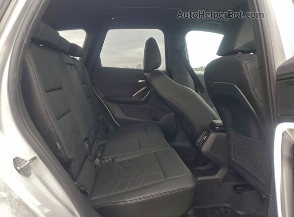 WBX73EF03R5Z31492 2024 BMW X1 Белый Вид задней части салона