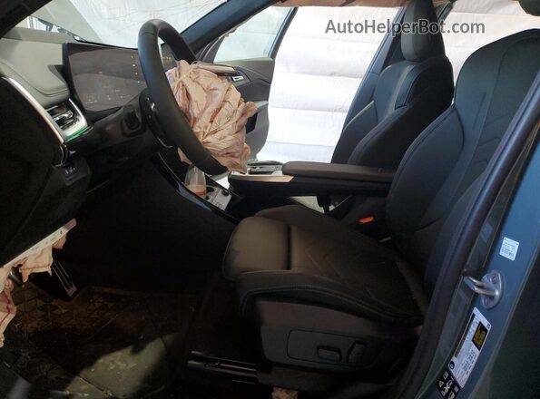 WBX73EF04T5422194 2026 BMW X1 Серый Вид салона спереди