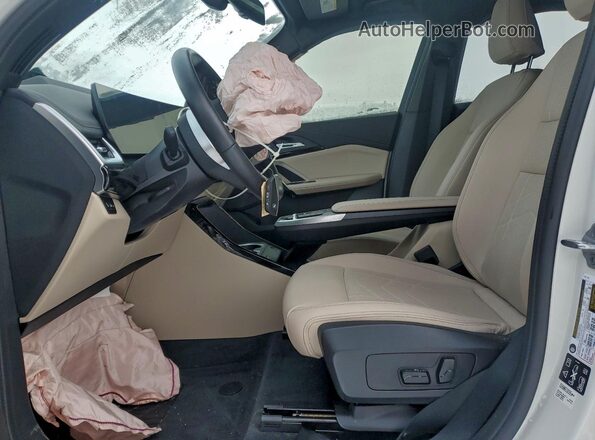 WBX73EF05S5156540 2025 BMW X1 Белый Вид салона спереди