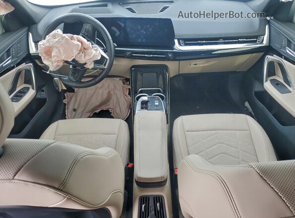 WBX73EF05S5156540 2025 BMW X1 Белый Вид панели приборов