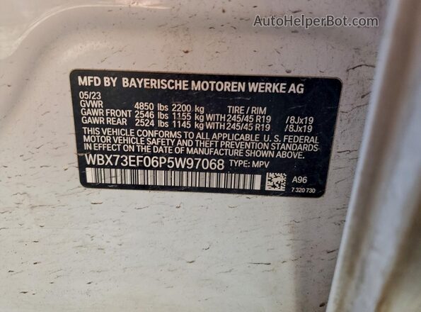 WBX73EF06P5W97068 2023 BMW X1 White VIN კოდის სტიკერის ხედი