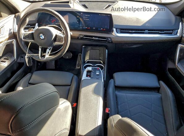 WBX73EF06P5W97068 2023 BMW X1 White წინა პანელის ხედი