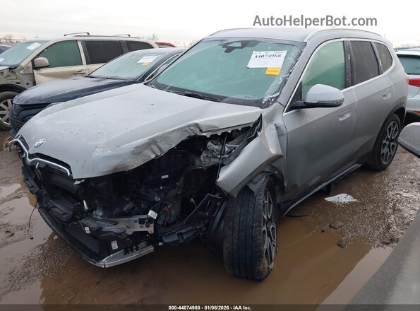 WBX73EF06R5Z70478 2024 BMW X1 Серебряный Передняя левая четверть