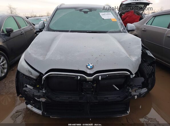 WBX73EF06R5Z70478 2024 BMW X1 Серебряный Вид задней части салона