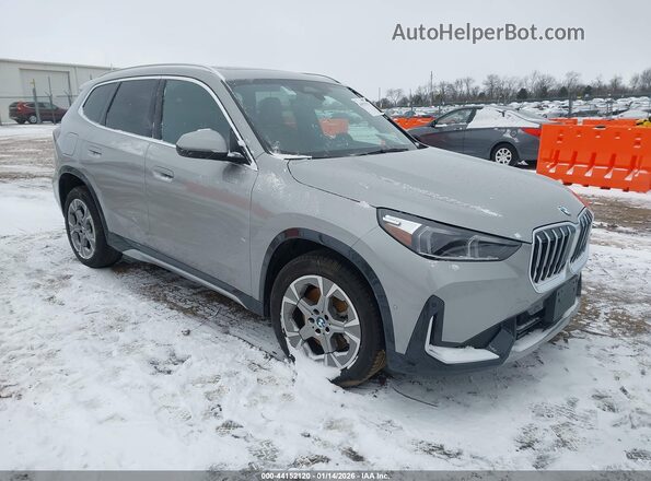 WBX73EF07T5408922 2026 BMW X1 Серебряный Передняя правая четверть