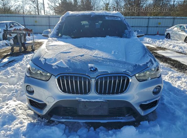 WBXHT3C30J5K31327 2018 BMW X1 Silver Widok z przodu