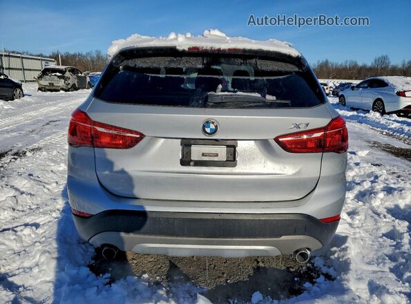 WBXHT3C30J5K31327 2018 BMW X1 Silver Widok z tyłu