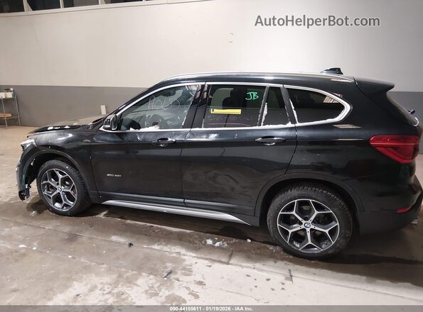 WBXHT3C32J5L24995 2018 BMW X1 Black Widok wnętrza 360 stopni