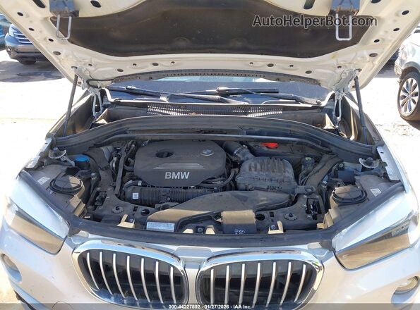 WBXHT3C33GP884814 2016 BMW X1 Silver Widok z tyłu