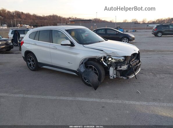 WBXHT3C37G5E47607 2016 BMW X1 Белый Передняя правая четверть