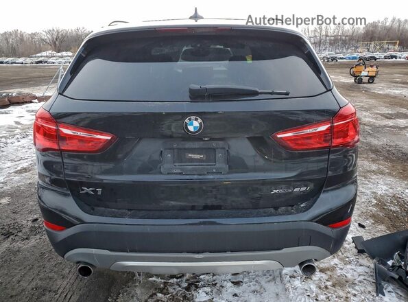 WBXHT3C38J5L27965 2018 BMW X1 Black Vista trasera