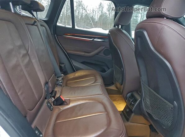 WBXHT3C3XH5F79617 2017 BMW X1 Белый Вид задних сидений