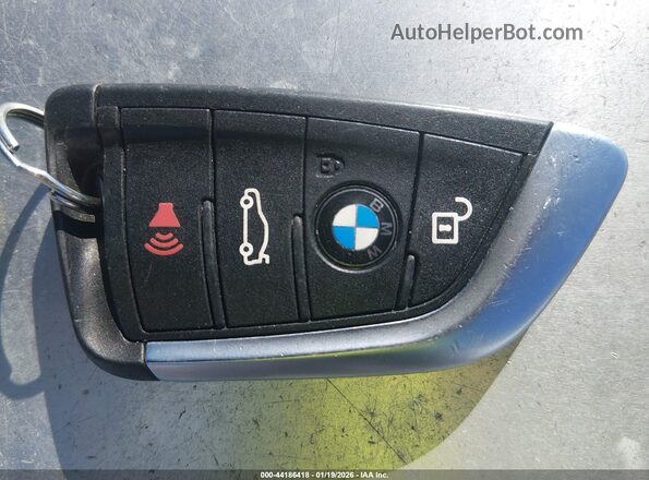 WBXJG9C06L5P69080 2020 BMW X1 White Vista del salpicadero
