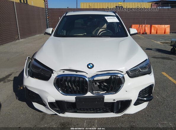 WBXJG9C06L5P69080 2020 BMW X1 White Vista del cuadro de instrumentos