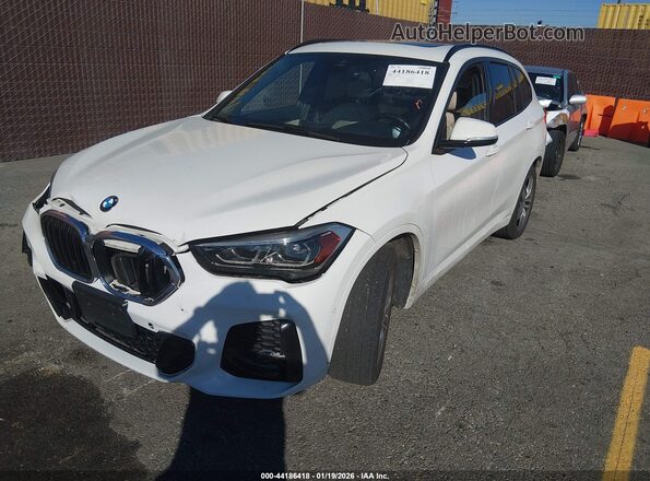 WBXJG9C06L5P69080 2020 BMW X1 White Vista tres cuartos delantera izquierda
