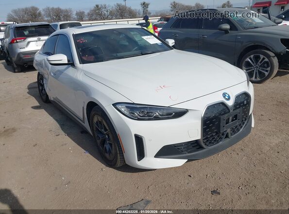 WBY43AW01RFT08969 2024 BMW I4 Белый Передняя правая четверть