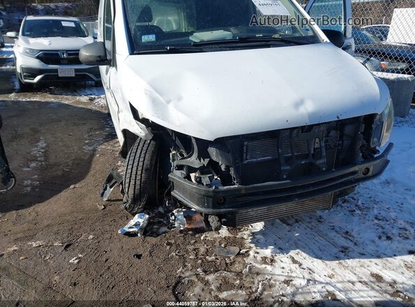 WD3PG2EA8H3219865 2017 MERCEDES-BENZ METRIS Белый Вид спереди