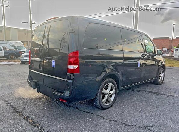 WD4PG2EE2J3492935 2018 MERCEDES-BENZ METRIS Черный Вид спереди