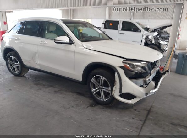 WDC0G4JB0JV067022 2018 MERCEDES-BENZ GLC 300 Белый Передняя правая четверть
