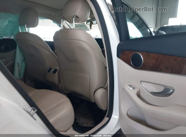 WDC0G4JB0JV067022 2018 MERCEDES-BENZ GLC 300 Белый Вид наклейки с VIN-кодом