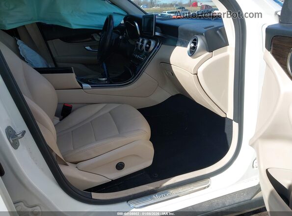 WDC0G4JB1KV128427 2019 MERCEDES-BENZ GLC 300 Белый Вид салона спереди