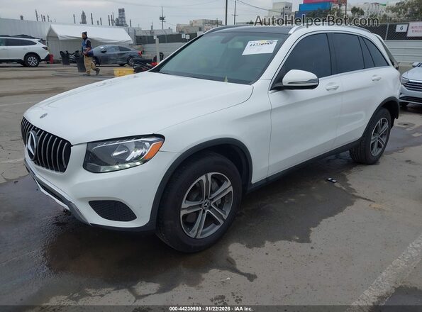 WDC0G4JB7KV142252 2019 MERCEDES-BENZ GLC 300 Белый Передняя левая четверть