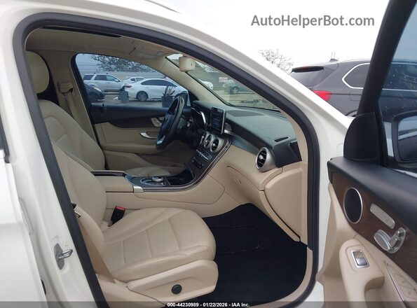 WDC0G4JB7KV142252 2019 MERCEDES-BENZ GLC 300 Белый Вид салона спереди