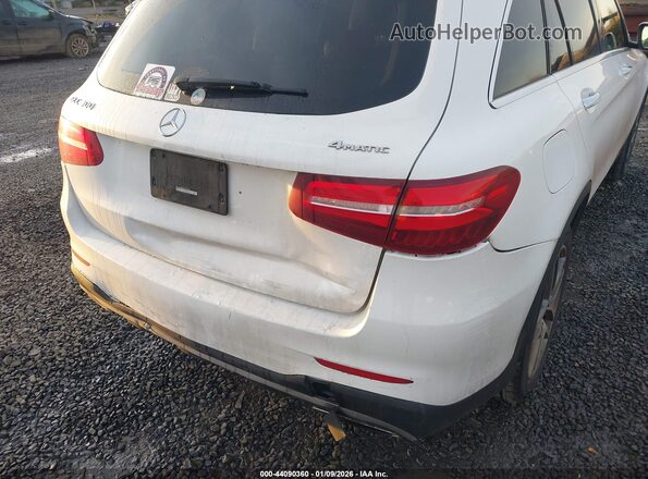 WDC0G4KB8HF139085 2017 MERCEDES-BENZ GLC 300 White Widok z przodu