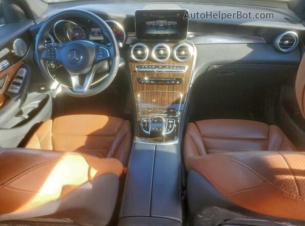 WDC0G4KB9HF152685 2017 MERCEDES-BENZ GLC-CLASS Серебряный Вид панели приборов