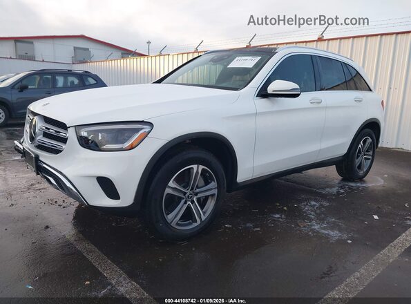 WDC0G8EB3LF686230 2020 MERCEDES-BENZ GLC 300 Белый Передняя левая четверть