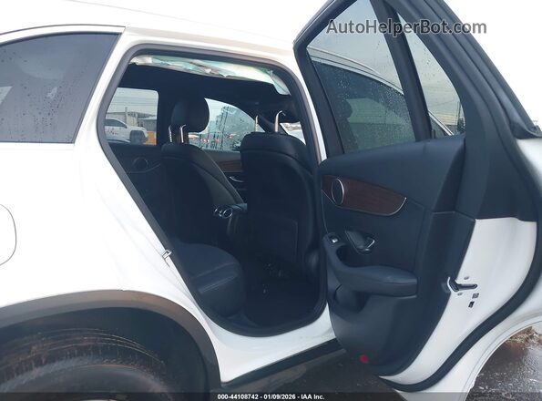 WDC0G8EB3LF686230 2020 MERCEDES-BENZ GLC 300 Белый Вид наклейки с VIN-кодом