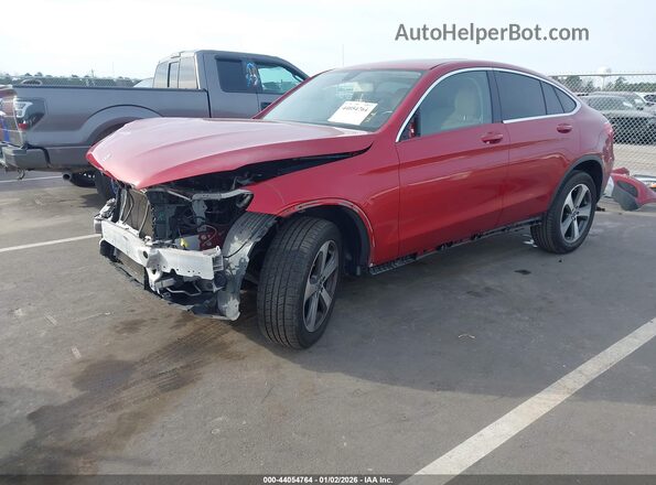 WDC0J4KB3JF383881 2018 MERCEDES-BENZ GLC 300 COUPE Maroon Vista tres cuartos delantera izquierda