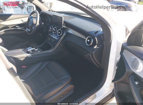 WDC0J4KB3KF581569 2019 MERCEDES-BENZ GLC 300 COUPE Белый Вид салона спереди